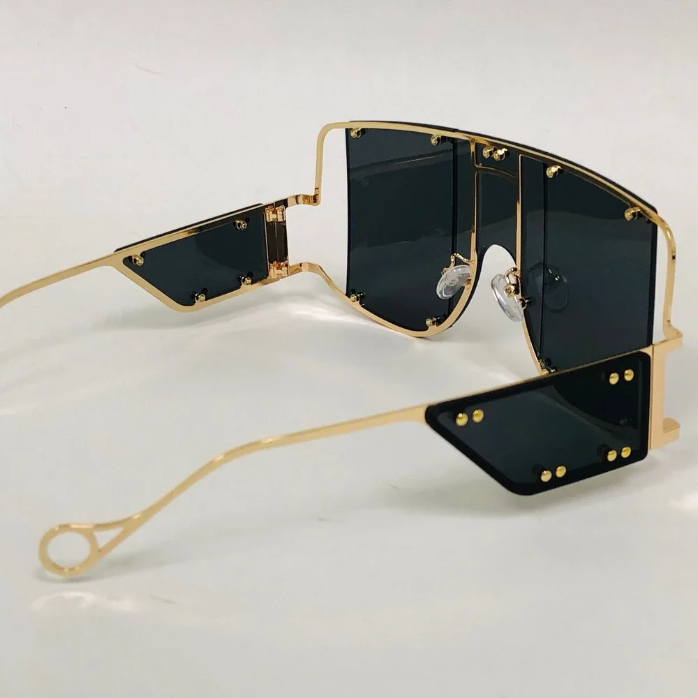 Oversized Shield Sunglasses Gold Studded Accents Fashion Statement Shades Lentes